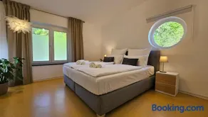 Design Apartment mit Traumhaftem Blick ins Wiedtal - Image 1