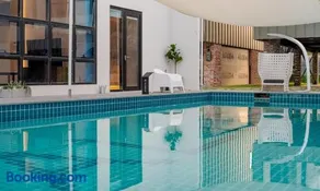Pohang Aldeapool Villa - Image 3