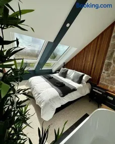 Plas Coch Luxury Barn - Image 2