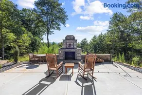 Heavenly Mountain VIew Hot Tub Fire Pit - Image 3