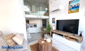 New beachfront duplex - sleeps up to 4 - Image 2