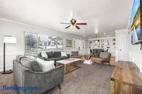 Private Indoor Pool and HT - Sleeps 16 - Game Room - Image 1