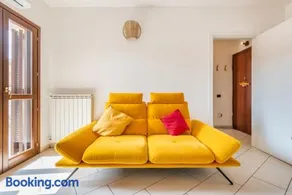 Bright Milan Apartment - City Center & Terrace - Image 1