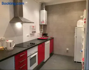 Green Wave Hostel - Image 1