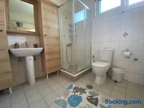 Acrocorinthos House - Image 4