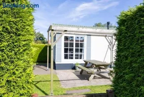 Chalet Wad35 met grote, groen omheinde tuin - Image 1