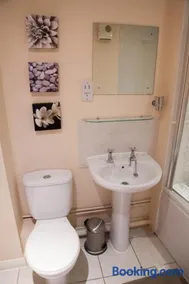 City Centre Luxury Holiday Apartment - Image 3