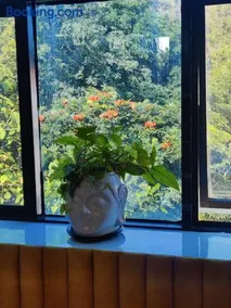 Hillside Penthouse with Panoramic Views - Image 3