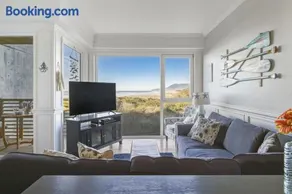 Oceanfront Condo King Suite & Pet-Friendly Stay - Image 2