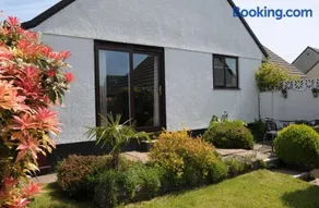 Sunny detached bungalow, Nr Looe - Image 3