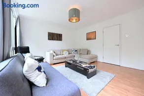 4 BEDROOM PATIO HOUSE REGENT'S PARK - Parking - Image 4