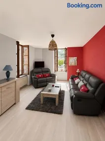 Bright apartment, View of Cathédrale Saint-Flour - Image 1