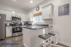 Lux 7 Mins To Dignity Health & Phoenix Airport 3BR 2&A Half Bath - Image 3