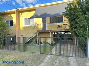 1 Bedroom Apartment near Graftons Waterfront - Image 1
