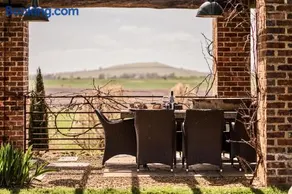 Vale Hill House - Image 2