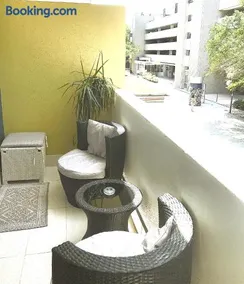 Heart of Manly Apartment - Image 3