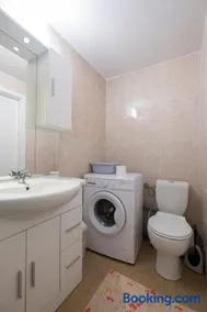 Studio Southwest 2 with AirCon & FREE Parking - Image 2