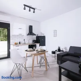 Utopia Luxury Apartment - Image 1