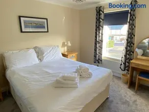 5 Shoreside - Image 4