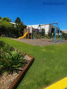 Batemans Bay Holiday Park & Hostel - Image 1