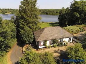 LAKESIDE COTTAGE - Familiy, Golfing & Fishing - Image 1