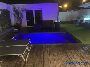 Logement dans une résidence de bien être avec jacuzzi et piscine chauffée - Image 1