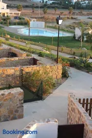 CASA ROMPEOLAS Atlanterra - Image 2