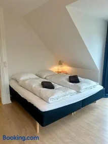 Cozy house with garden - Image 2