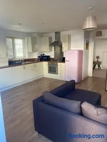 No 2 Minhinnick Court - Image 4
