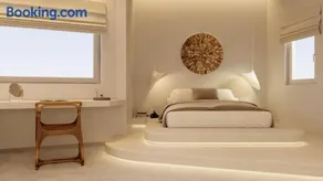 Calma Luxury Studios & Suites - Image 3