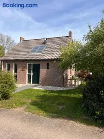 Vrijstaande 6 persoons Bungalow hottub en pizzaoven op vakantiepark - Image 2