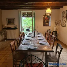 Spacieuse maison adaptée aux familles avec barbecue, terrasse et jardin | Vue montagne - Image 3