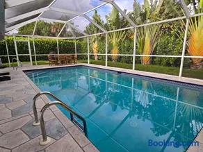 Piccadilly Beach House - Beautiful Updated Home, Private Pool, Tennis, Pickleball Minutes from Downtown 5th Ave & Beaches!!! - Image 2