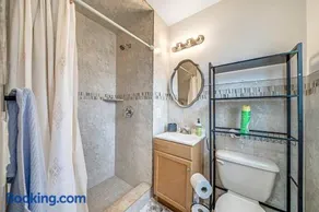 Modern 3 BR Home-30 min to NYC & MetLife World Cup - Image 3