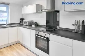 Host & Stay - Thurstane Street - Image 3