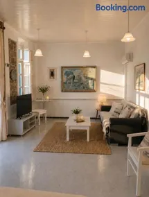 Electra House-Central Sea View Home - Image 3