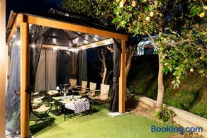 f life house - Image 1
