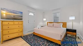 Sleeps 16 All Redone w Yard 1 block to Beach - Image 3