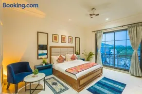 Tripli Hotels Blue Moon - Image 1
