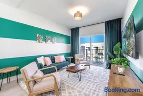 Event-Ready 2BR 2BA Near Stadium & Beach includes Parking and Washer and Dryer - Image 2