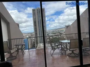 Downtown 2BR Huge Patio Free parking WiFi - Image 2