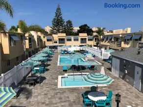 Sand Pebbles Resort - 1 Bedroom Condo in Great Location Right by the Beaches and Attractions - Image 1