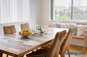 Coastal Comfort with Ocean Views from Shared Rooftop and Separate Pool - Image 4