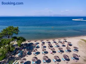 Mediterranean Beach Hotel - Image 4