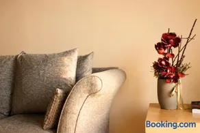 Alia Beachfront Penthouse with Sea View - Image 3