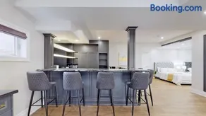 Family Modern walkout Basement wSauna Indoor Fireplace Wifi - Image 2