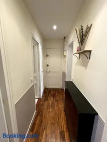 Elegant 2-bedroom apartment near Paris & Château de Vincennes - Image 2