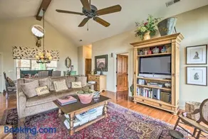'Green Shadows' Scenic Whittier Condo w/Fireplace! - Image 5
