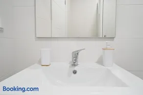 Right Place - Image 2
