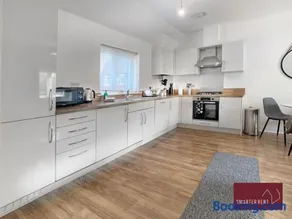 Bracknell - Maisonette Parking 2Bed - Image 4
